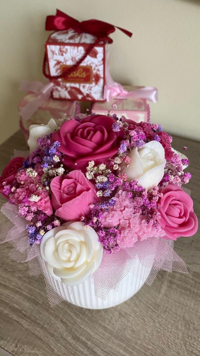 Ramo de Rosas y Tulipanes AROMA GROSELLA NEGRA & ROSA | Centro de Flores decorativo Wax Melts - Seasons Box Shop